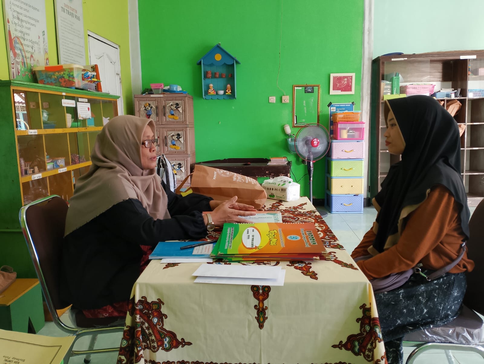 Read more about the article Penerimaan Laporan Perkembangan Anak Semester 2